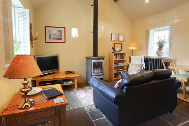 Barn Cottage - Bakewell - Image 2 - UK Tourism Online