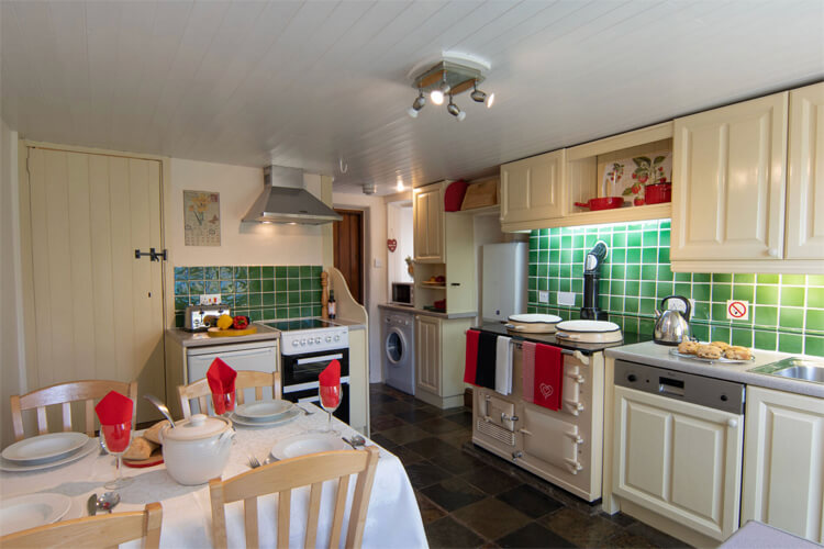 Candlelight Cottage - Image 2 - UK Tourism Online