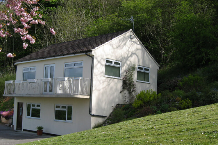 Cliffside House - Image 1 - UK Tourism Online
