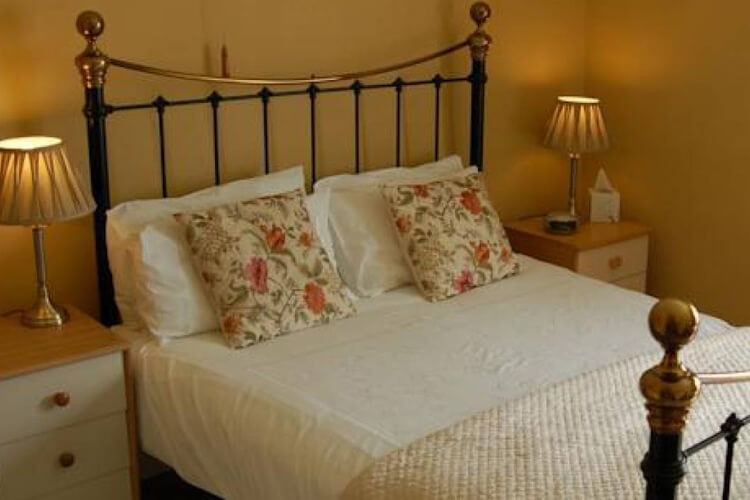 Compton House - Image 1 - UK Tourism Online