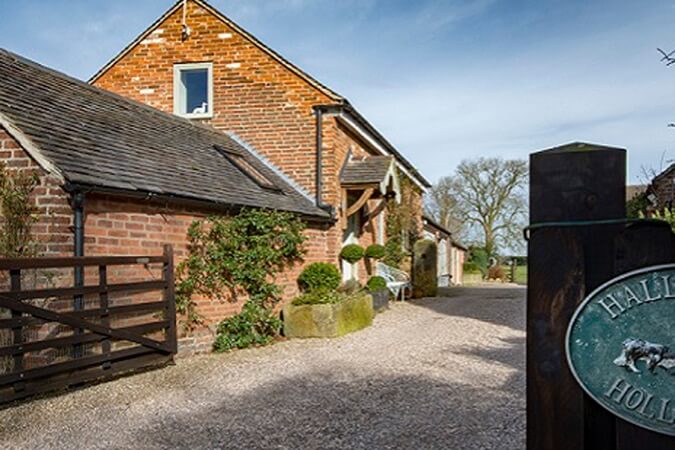 Hall Farm Holidays Thumbnail | Ashbourne - Derbyshire | UK Tourism Online