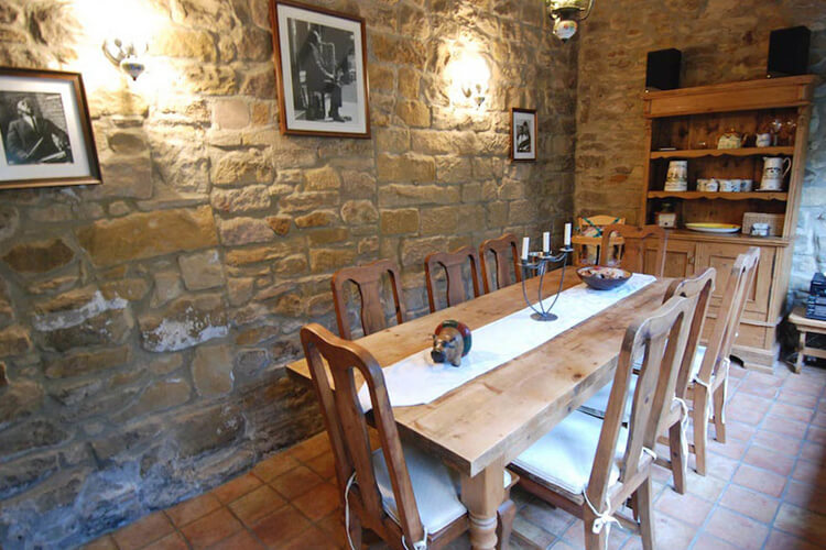 Blue Lagoon Cottages - Hog Cottage - Image 2 - UK Tourism Online