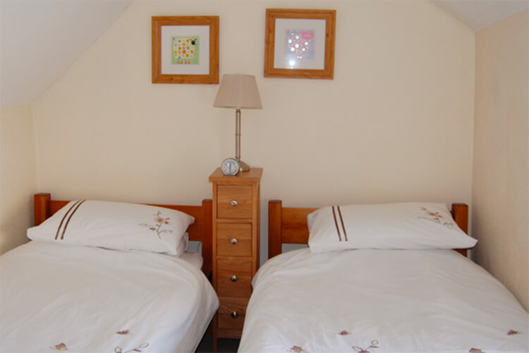 May Cottage - Image 1 - UK Tourism Online