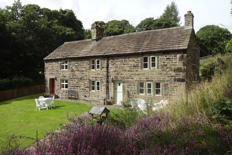 Ollerbrook Farm Cottages - Image 1 - UK Tourism Online