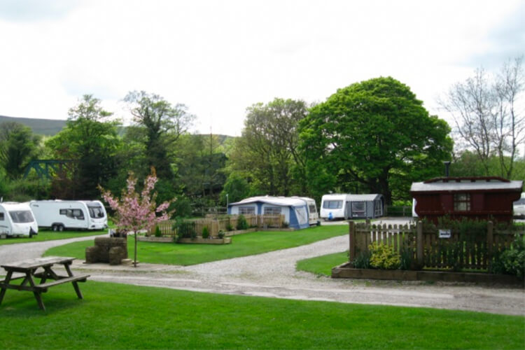 Swallowholme Camping & Caravan Park - Image 1 - UK Tourism Online