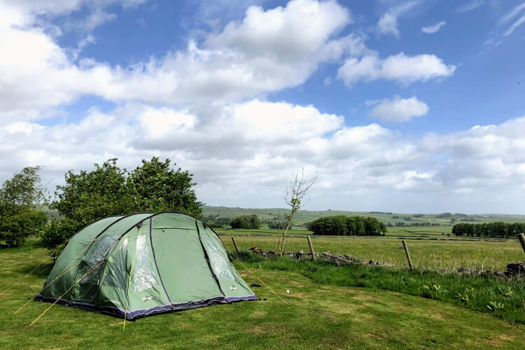 The Bull I' Th' Thorn Campsite - Image 1 - UK Tourism Online