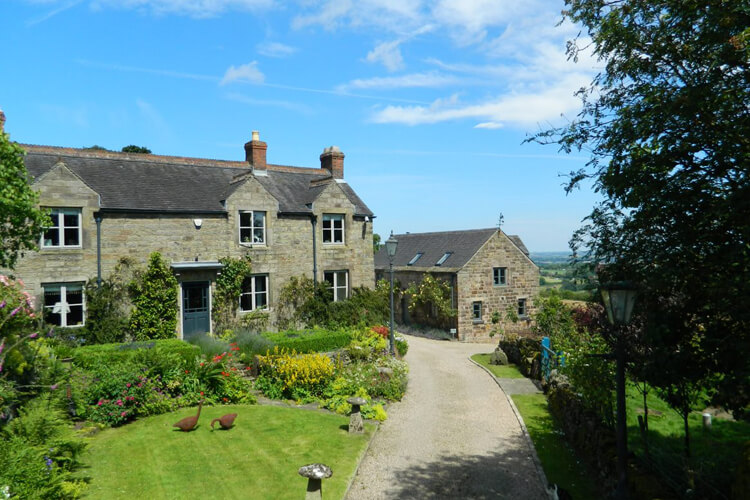 The Old Granary and Shepherds Hut - Image 1 - UK Tourism Online