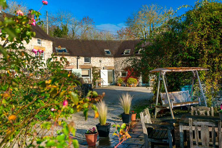 Tom's Barn and Douglas's Barn - Image 1 - UK Tourism Online