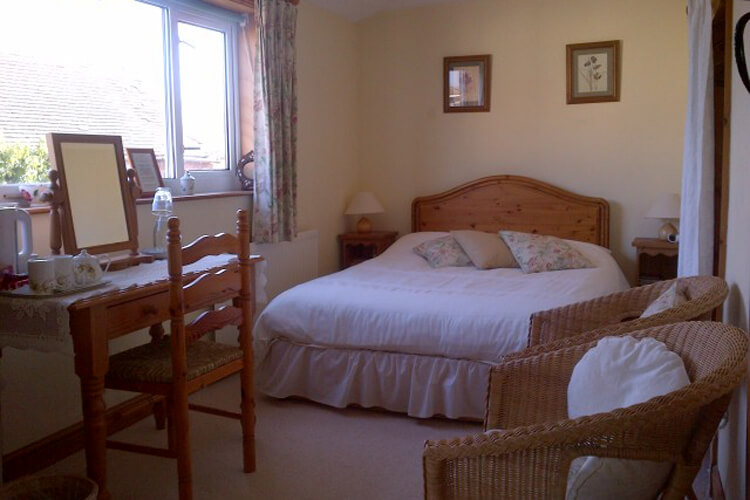 Elms Farm B&B - Image 4 - UK Tourism Online