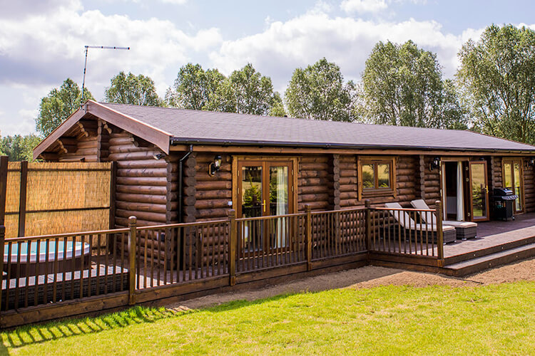 Foxton Locks Lodges - Image 3 - UK Tourism Online