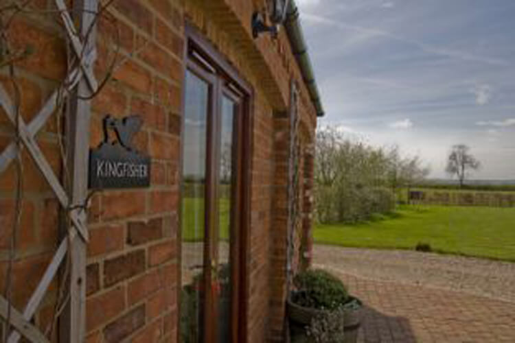 Canal Farm Cottages - Image 3 - UK Tourism Online