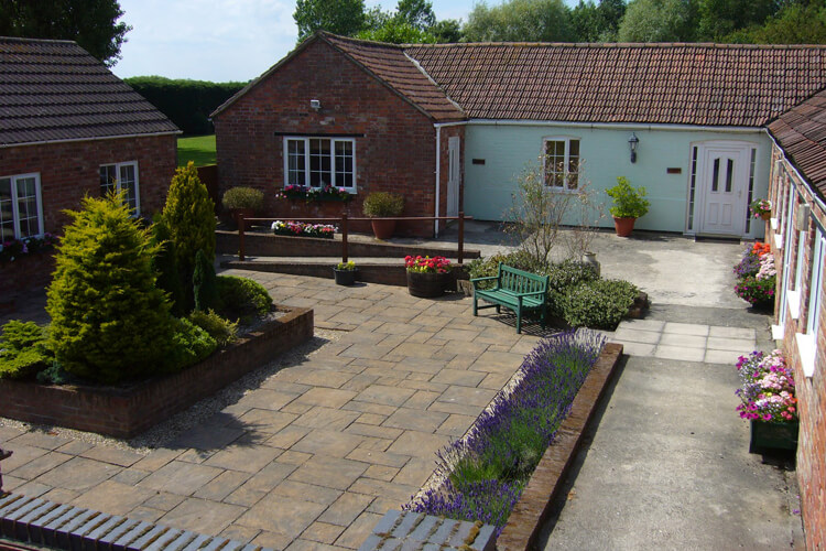 Crewyard Holiday Cottages - Image 1 - UK Tourism Online