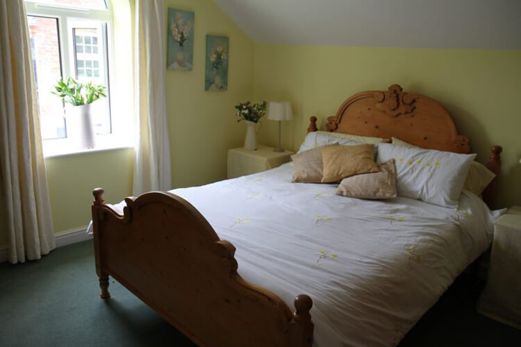 Edlington Hall Cottage - Image 1 - UK Tourism Online