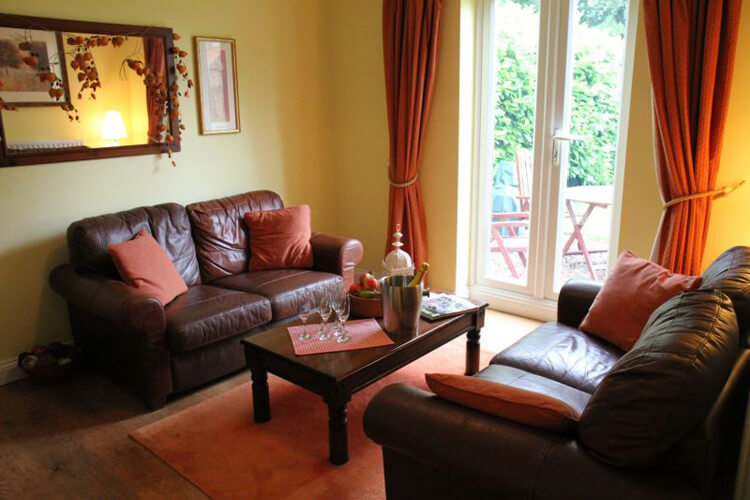 Edlington Hall Cottage - Image 3 - UK Tourism Online