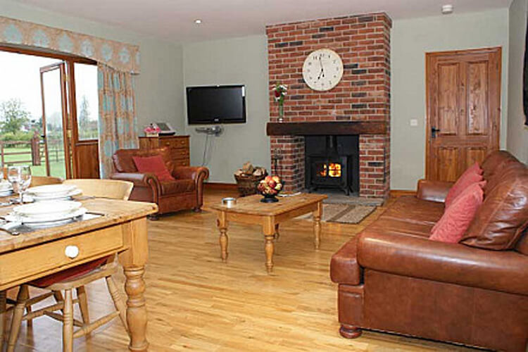 Elms Farm Cottages - Image 5 - UK Tourism Online