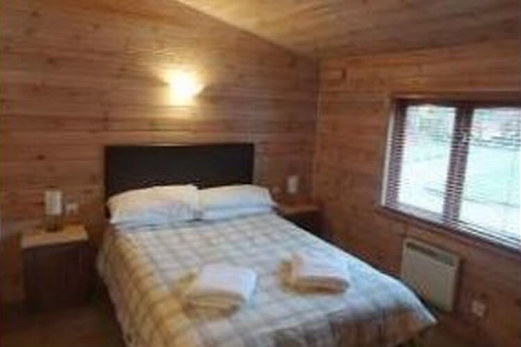 Glebe Pine Lodge - Image 4 - UK Tourism Online