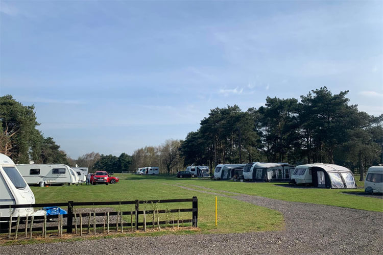Lindsey Trail Touring Park - Image 4 - UK Tourism Online