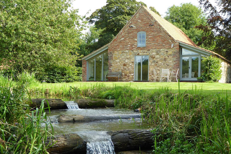 Mill Stream Holiday Cottages - Image 1 - UK Tourism Online