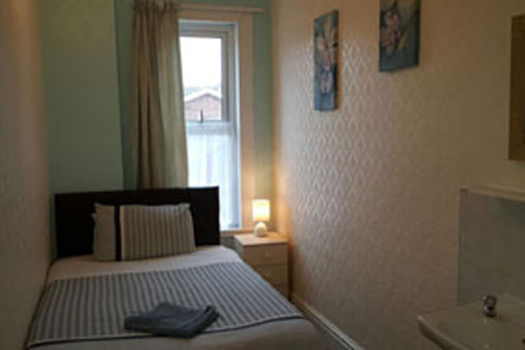 Myrtle Lodge - Image 4 - UK Tourism Online