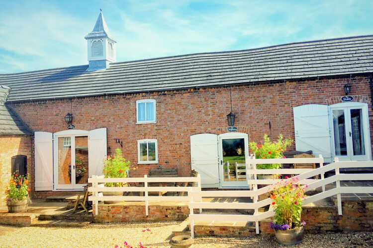 Old Barn Cottages - Image 1 - UK Tourism Online