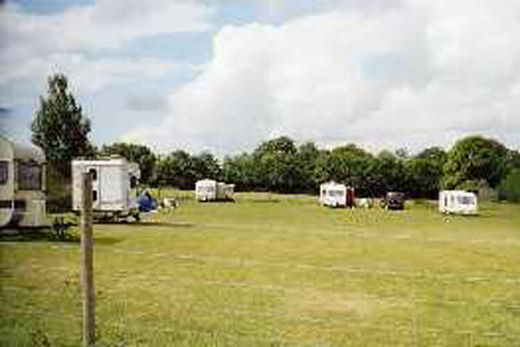 Road End Farm Caravan Site - Image 1 - UK Tourism Online