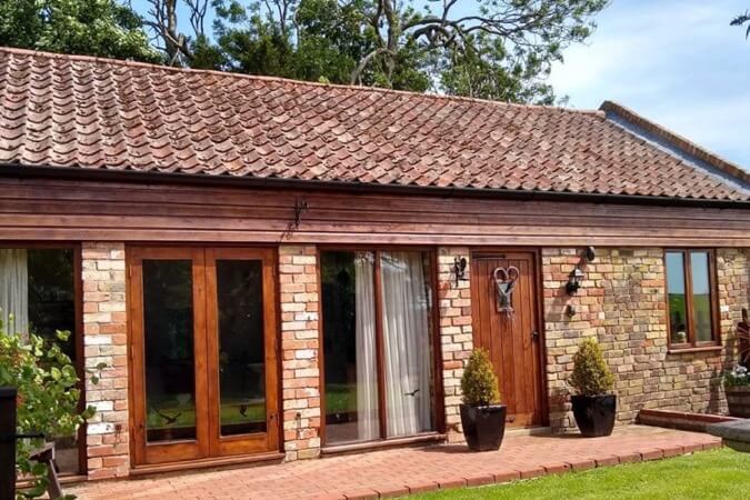 Sunflower Holiday Cottage Thumbnail | Alford - Lincolnshire | UK Tourism Online
