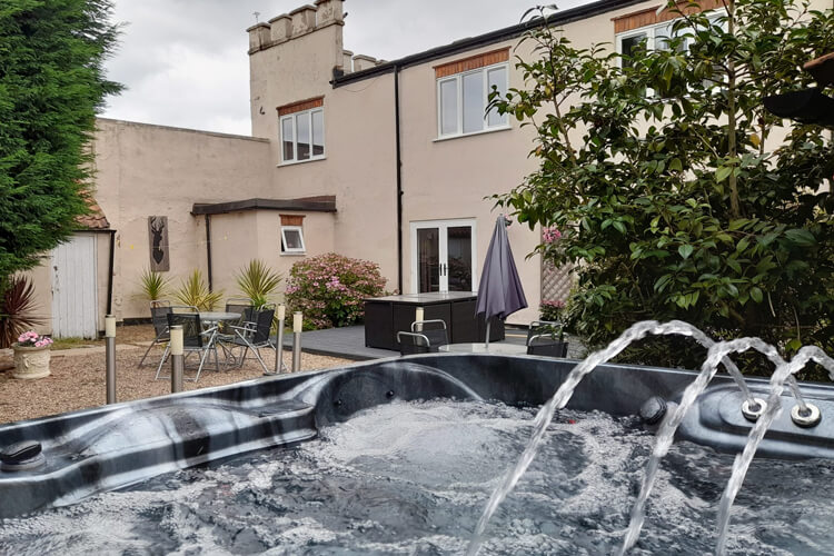 Rufford Park Lodge - Image 1 - UK Tourism Online