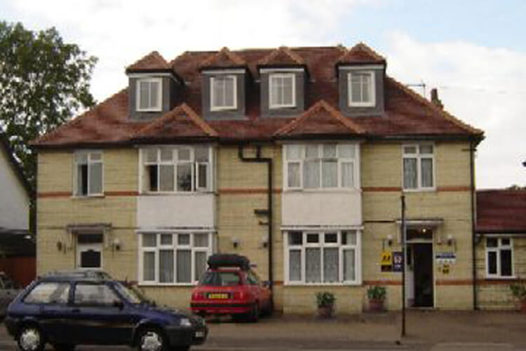 Alpha Milton Guest House - Image 1 - UK Tourism Online