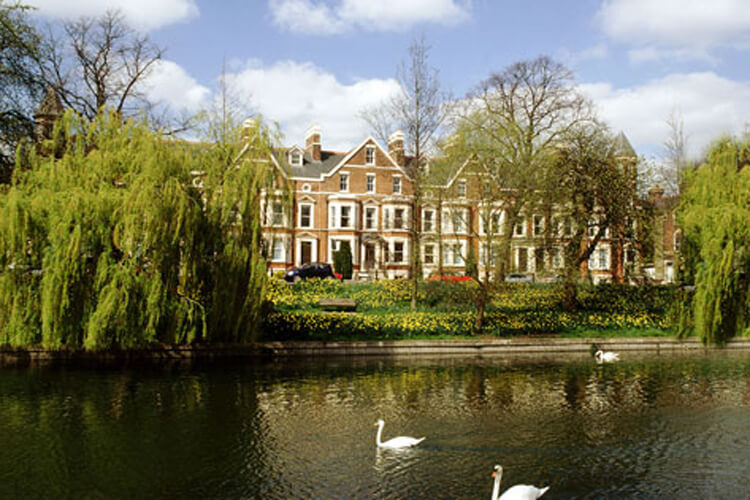 Arundel House Hotel - Image 1 - UK Tourism Online