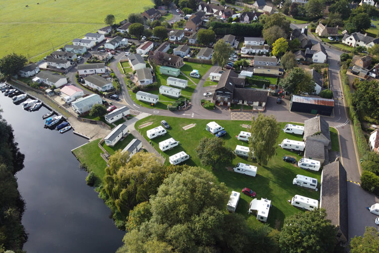 Quiet Waters Caravan Park - Image 5 - UK Tourism Online