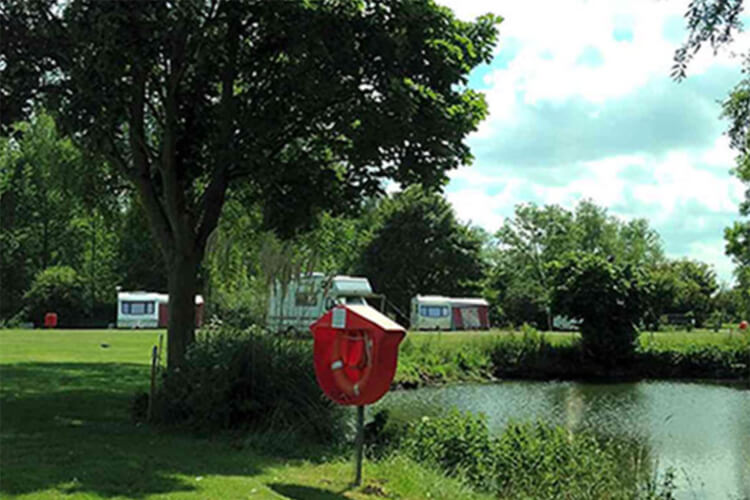 Wyton Lakes Holiday Park (Adults Only) - Image 2 - UK Tourism Online