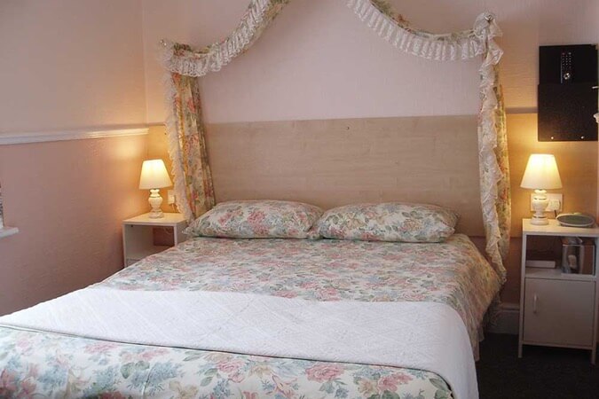 Adelaide Guesthouse Bed & Breakfast Thumbnail | Clacton on Sea - Essex | UK Tourism Online