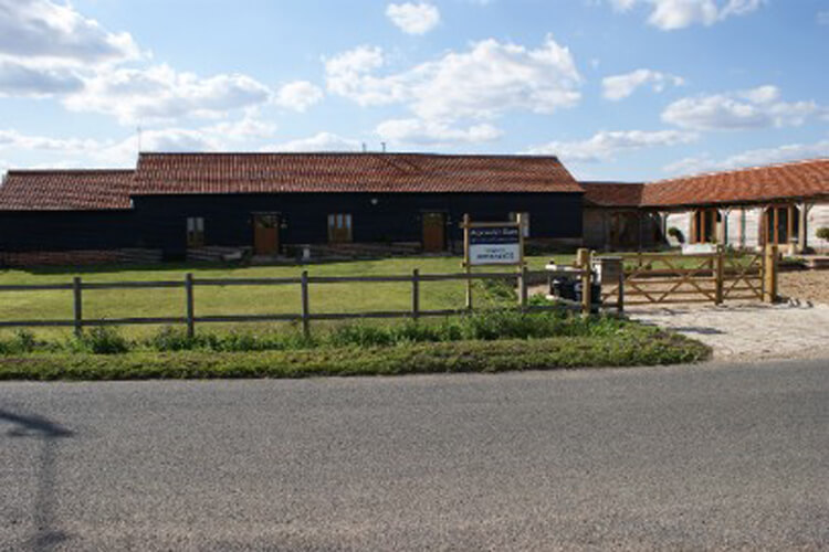 Essex Holiday Barns - Image 1 - UK Tourism Online