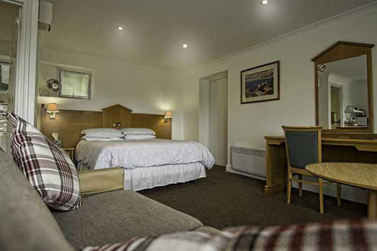Gosfield Lake Resort - Image 4 - UK Tourism Online