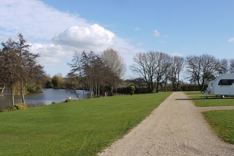 Homestead Lake Park - Image 1 - UK Tourism Online