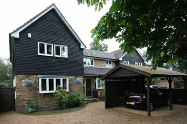 Riverside Guest House - Image 1 - UK Tourism Online