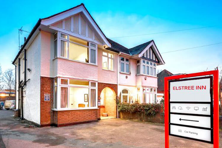 The Elstree Inn - Image 1 - UK Tourism Online