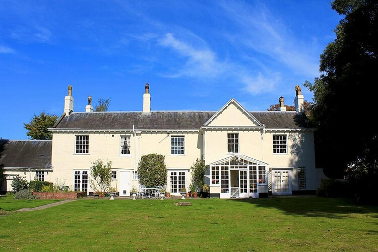 Braydeston House Self Catering - Image 1 - UK Tourism Online