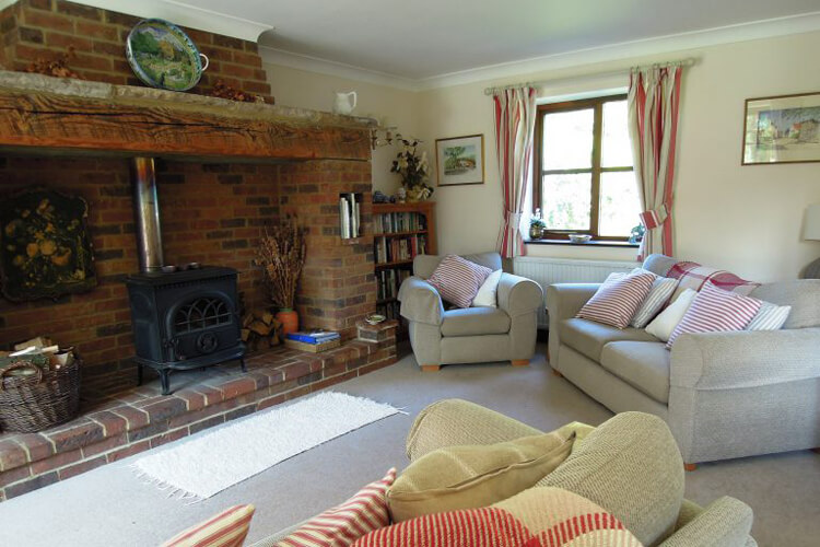 Broadwater Cottage - Image 2 - UK Tourism Online