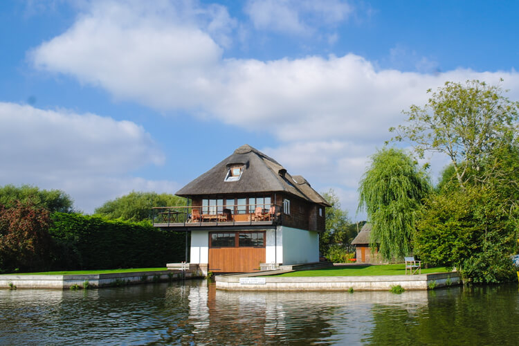 Riverside Rentals - Image 3 - UK Tourism Online