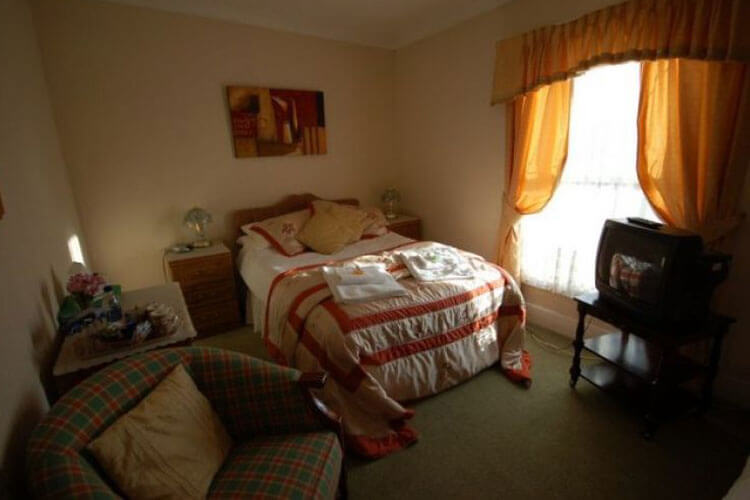 Chestnut Villa - Image 2 - UK Tourism Online