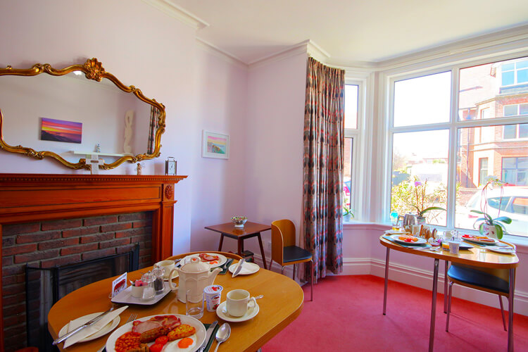 Cromer Beachcomber Guest House - Image 2 - UK Tourism Online