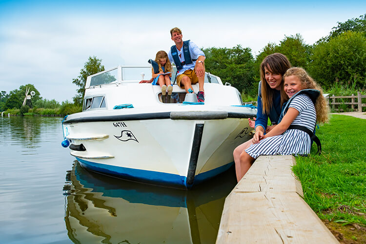 Herbert Woods Broads Holiday Adventures - Image 2 - UK Tourism Online