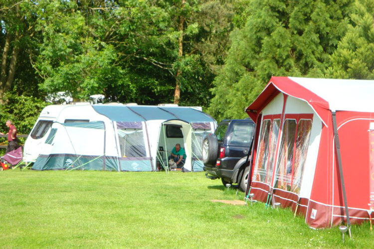 Highgate Farm Caravan Park - Image 1 - UK Tourism Online