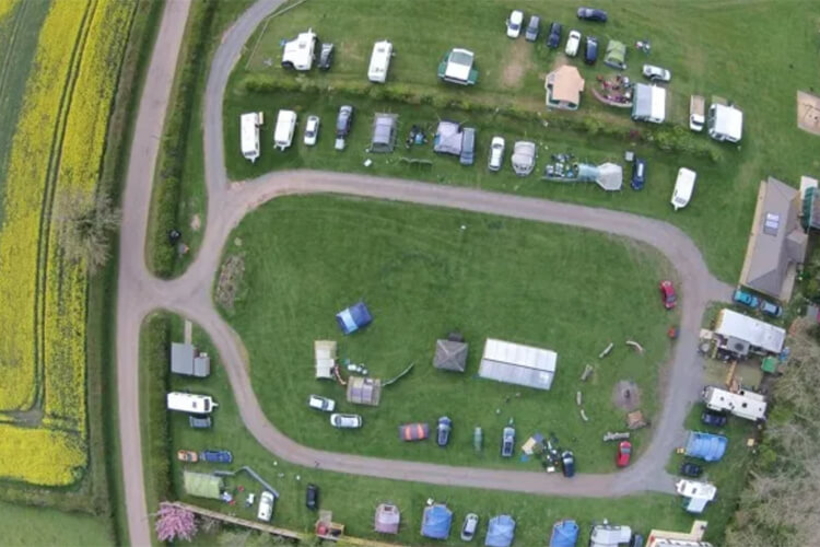 Park Farm Camping & Caravan Site - Image 1 - UK Tourism Online