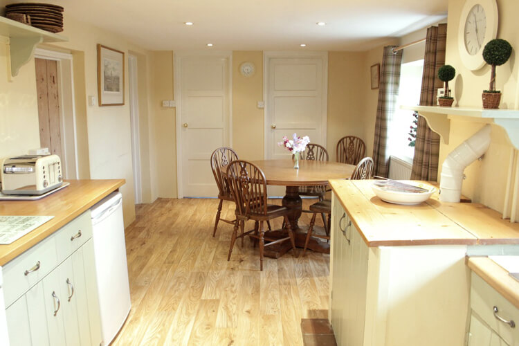 Pebble Cottage - Image 2 - UK Tourism Online