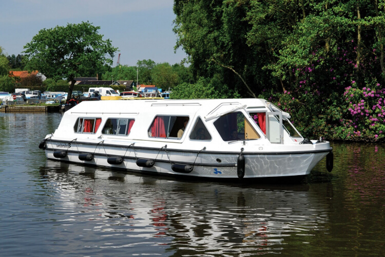 Richardson's Boating Holidays - Image 1 - UK Tourism Online