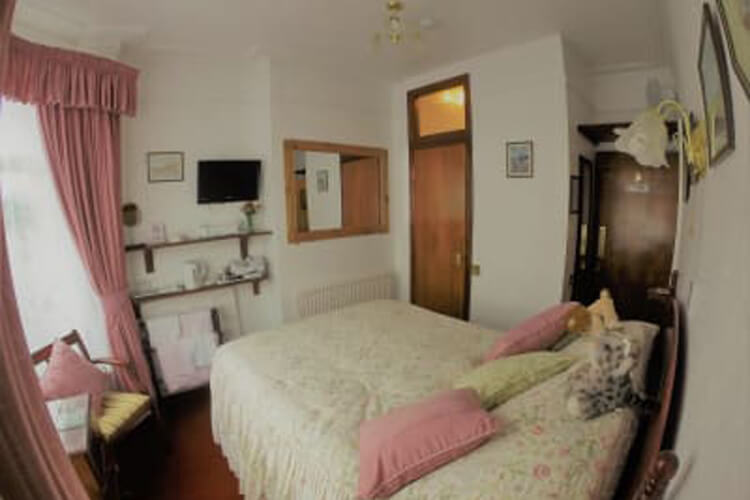 Rosamaly Guest House - Image 1 - UK Tourism Online