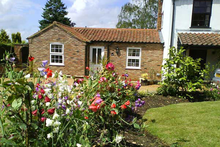 Style Cottage - Image 1 - UK Tourism Online