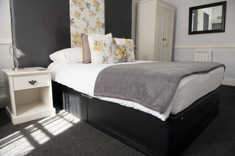 The George Hotel - Image 2 - UK Tourism Online